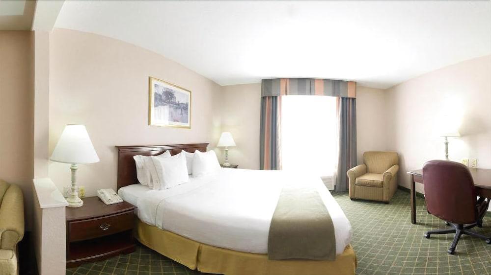 Holiday Inn Express Hotel & Suites Livingston Exterior photo