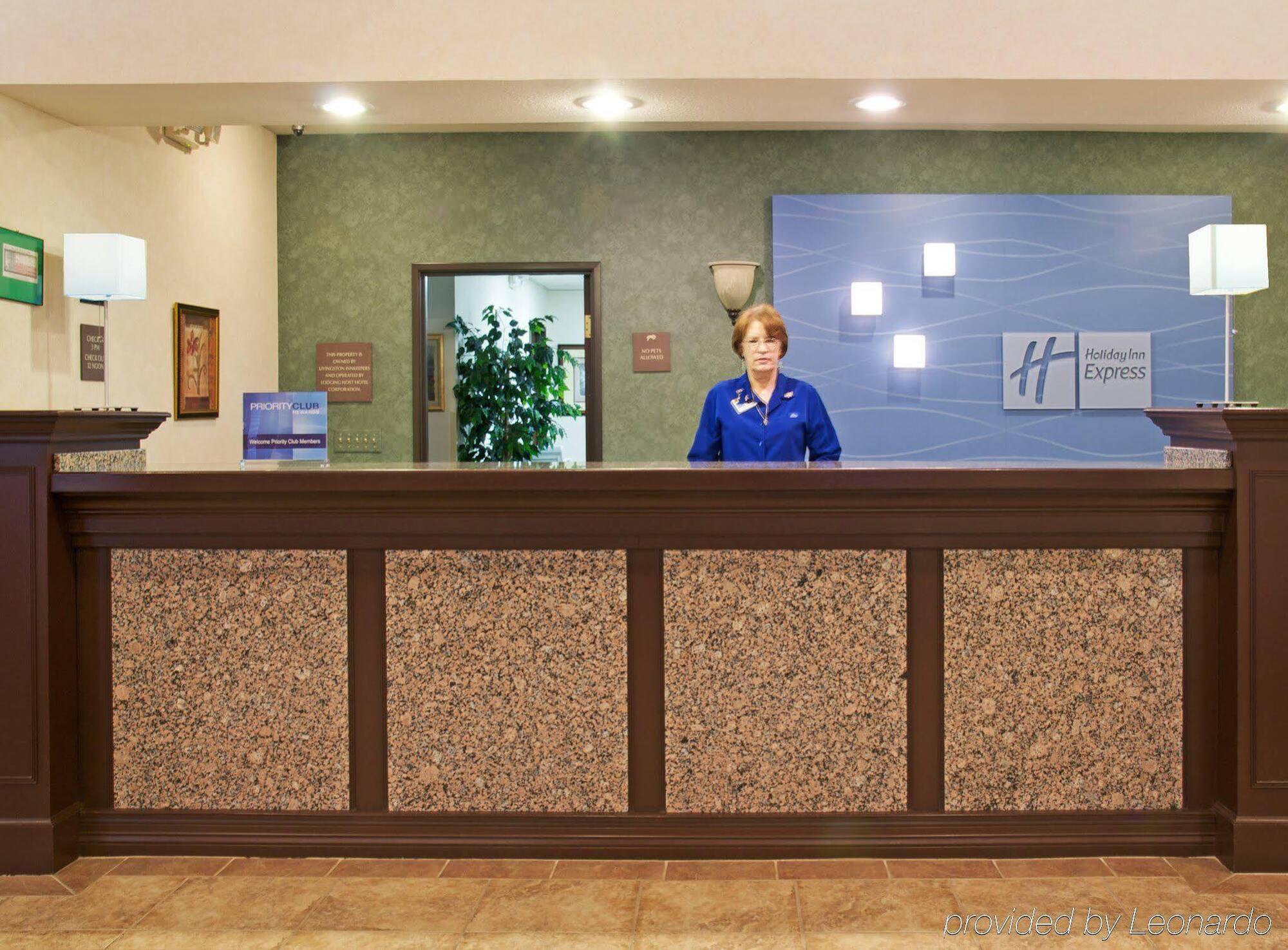 Holiday Inn Express Hotel & Suites Livingston Exterior photo