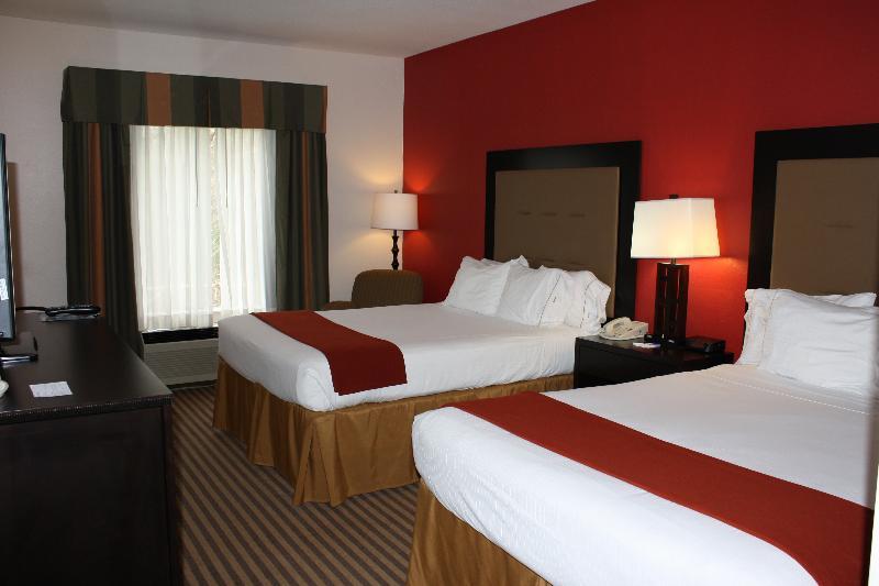 Holiday Inn Express Hotel & Suites Livingston Exterior photo